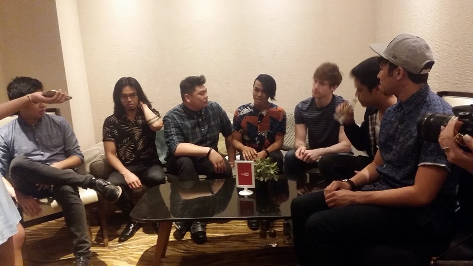 Side by side interviews with the creators. The Filharmonice boys with Tanner Patrick during the excluisive interview with the Philippine Star anf Gist magazine. Other exclusive interviews were with Wengie with Wengie with Cosmo.ph, Tyler Ward and  Alex Wassabi with BusinessWorld but they are in different rooms.